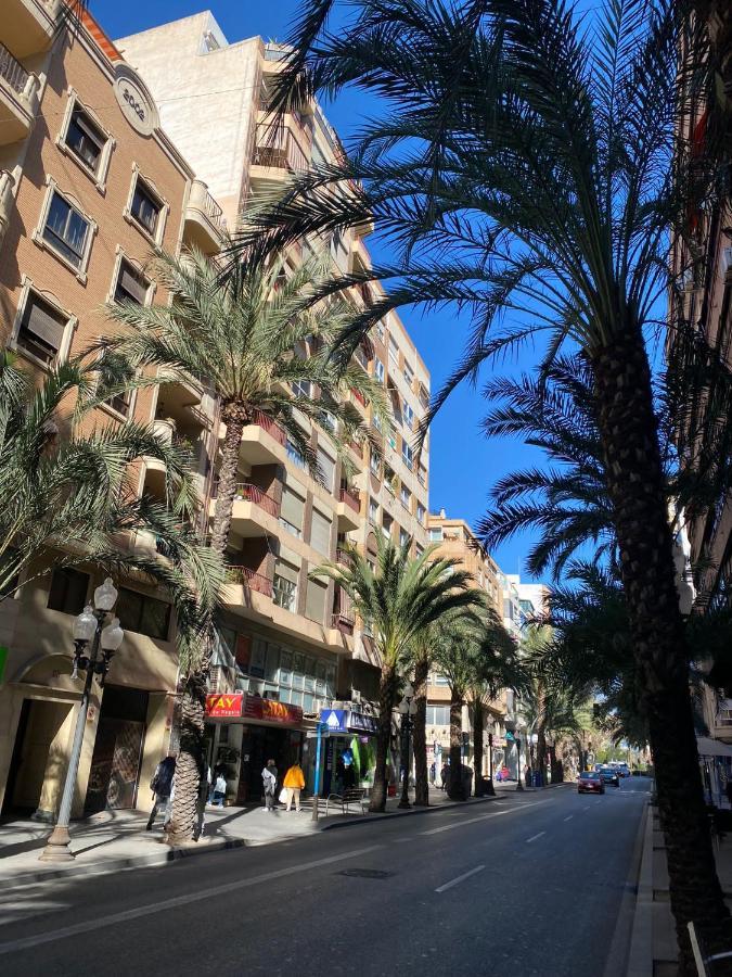 Pension El Dorado Alicante Esterno foto